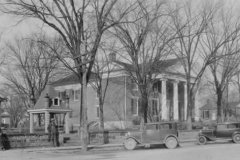 the Courthouse in the 1930's